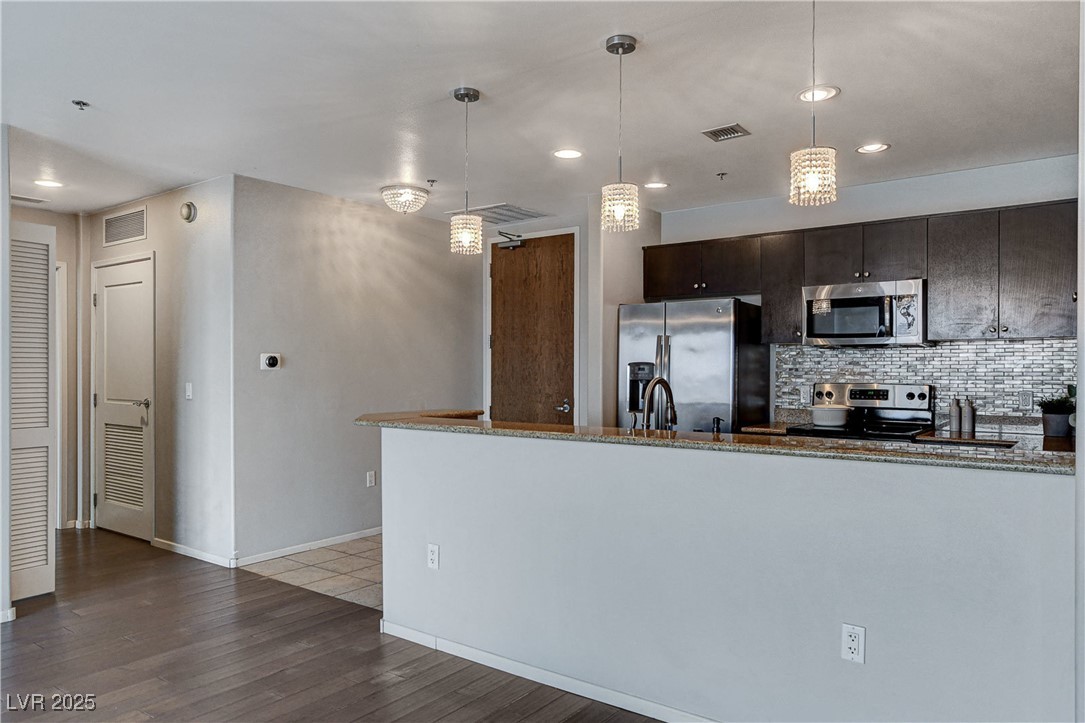 8255 Las Vegas Boulevard 1615