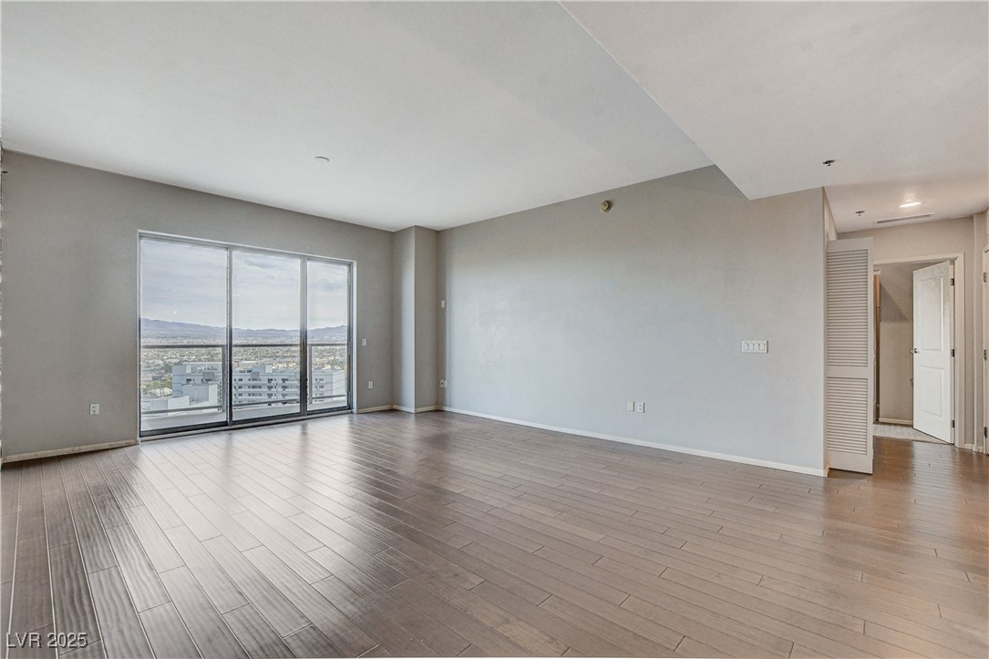 8255 Las Vegas Boulevard 1615