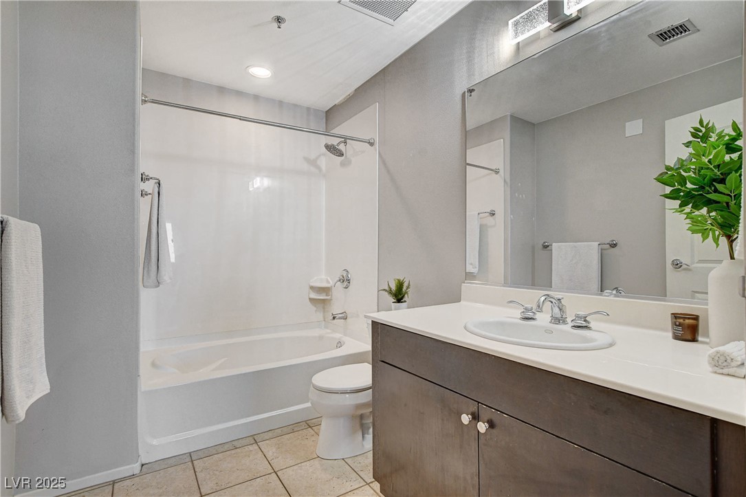 8255 Las Vegas Boulevard 1615