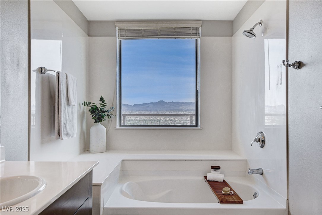 8255 Las Vegas Boulevard 1615