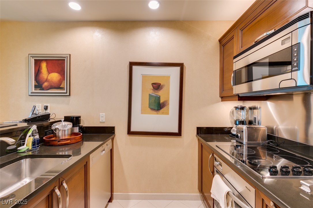 145 East HARMON Avenue 1202