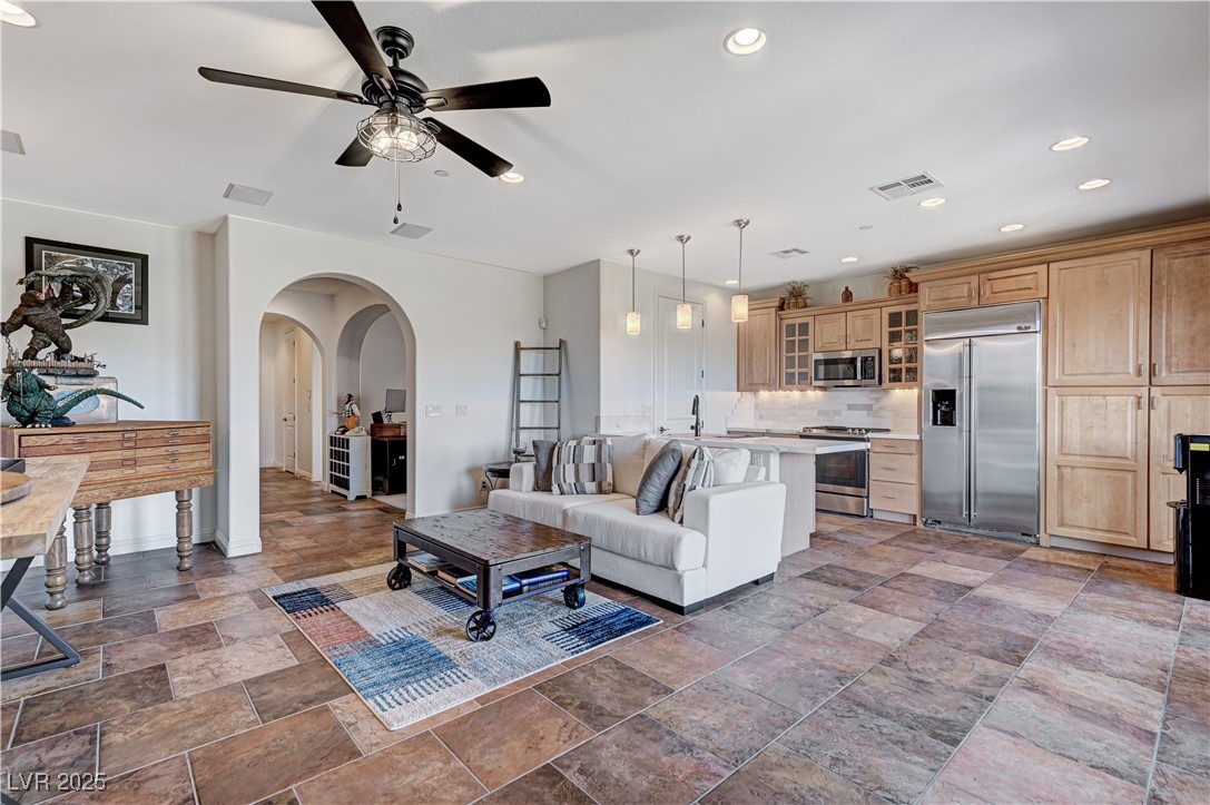 1150 Calcione Drive