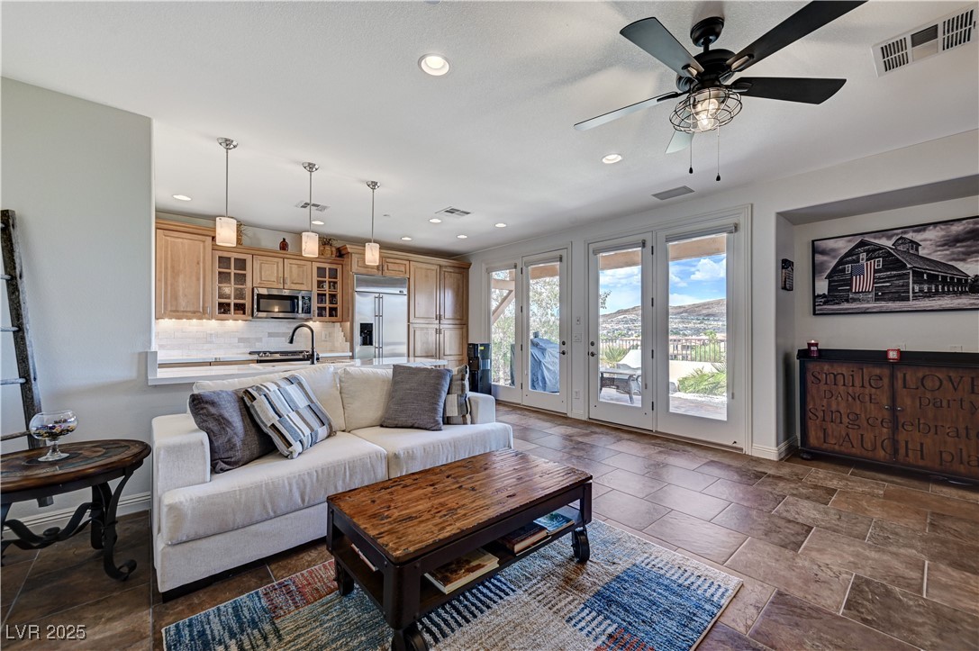 1150 Calcione Drive