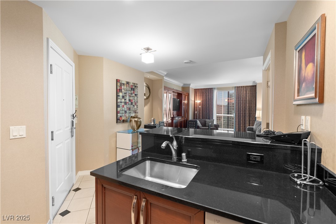 125 East Harmon Avenue 2521