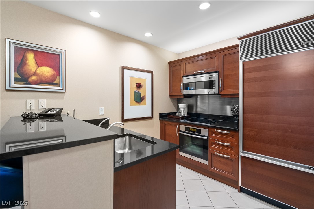 125 East Harmon Avenue 2521