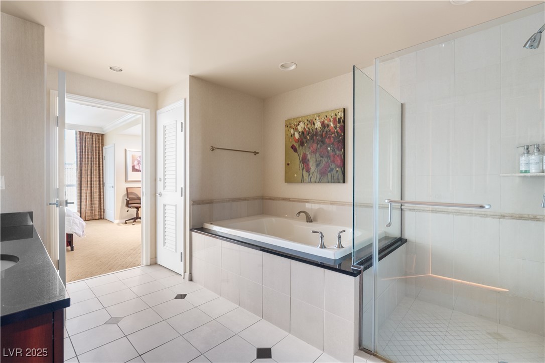 125 East Harmon Avenue 2521