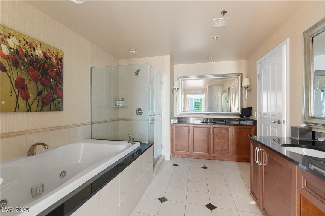 125 East Harmon Avenue 2521