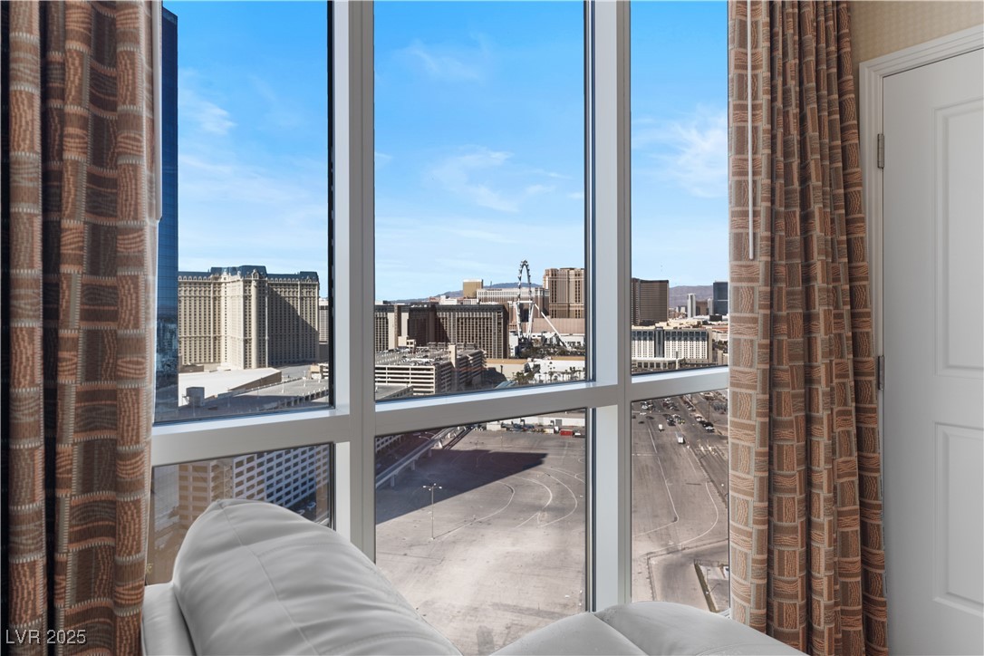 125 East Harmon Avenue 2521