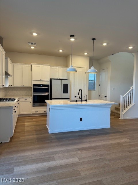 1586 Crowned Eagle Street