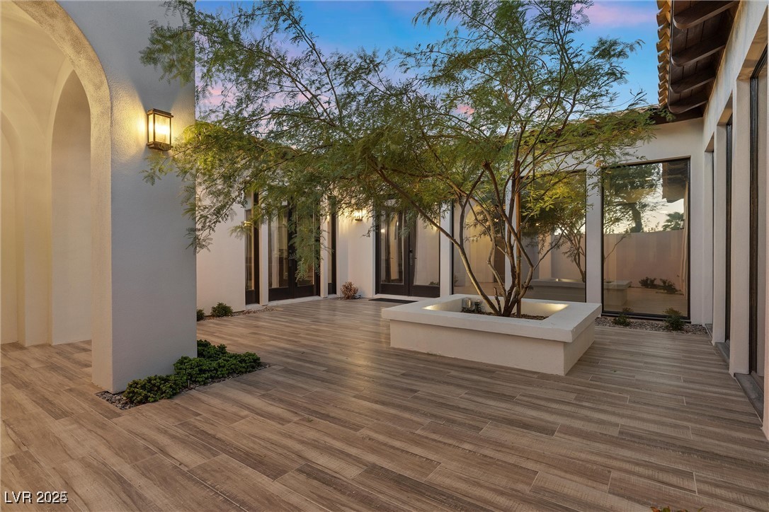 3 Rue Allard Way