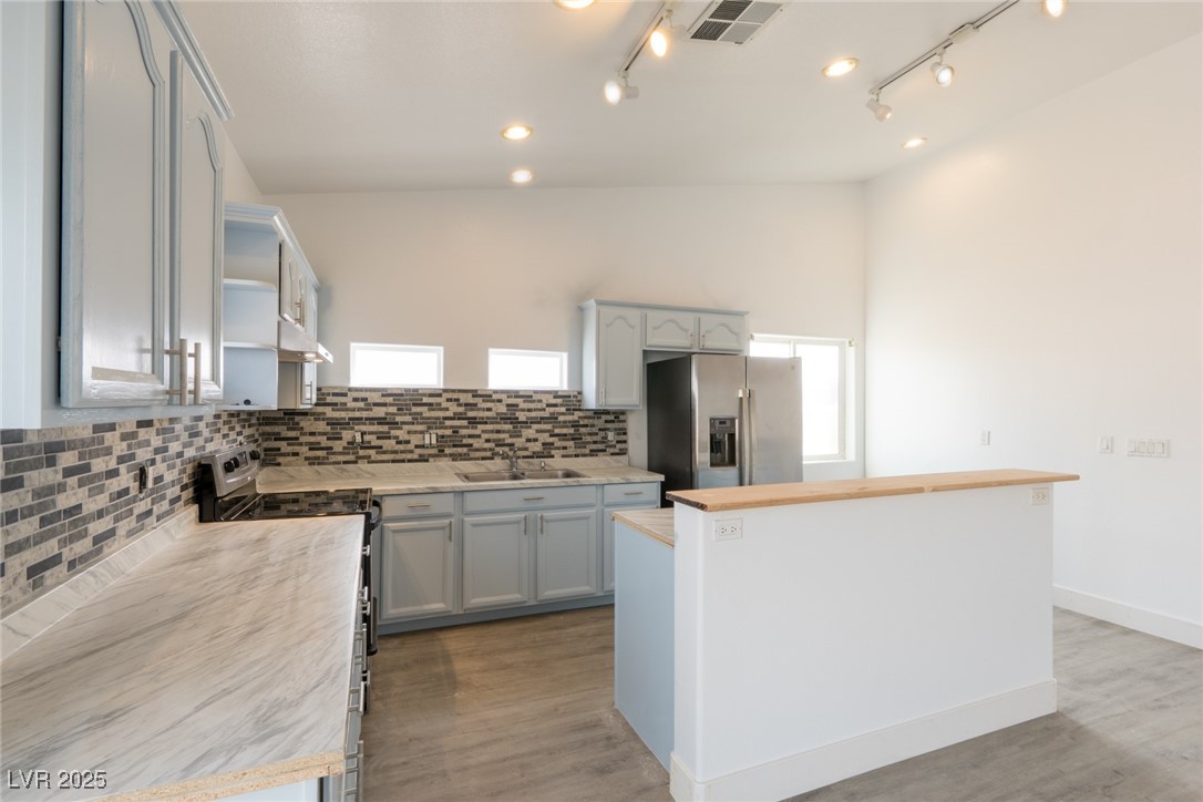 2128 La Salle Street