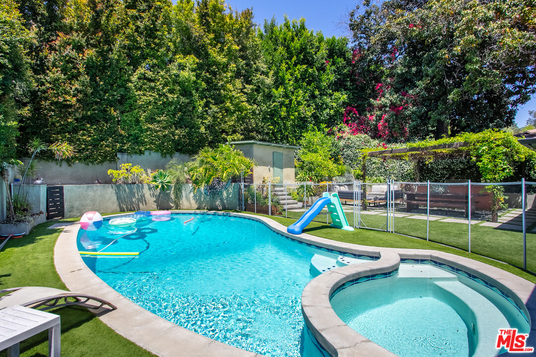 2211 Canyon Dr