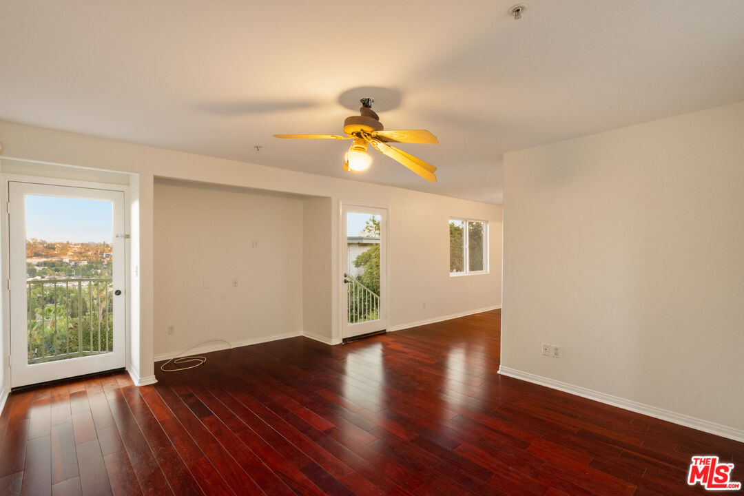 2447 Norwalk Ave