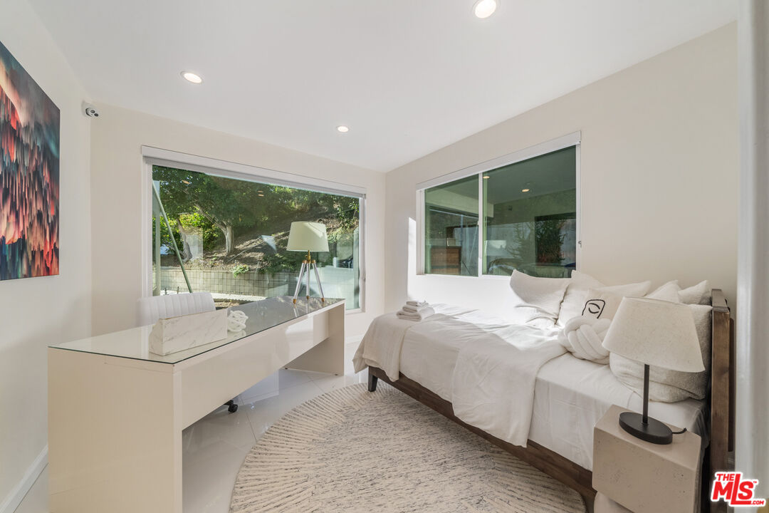 1040 Montego Dr
