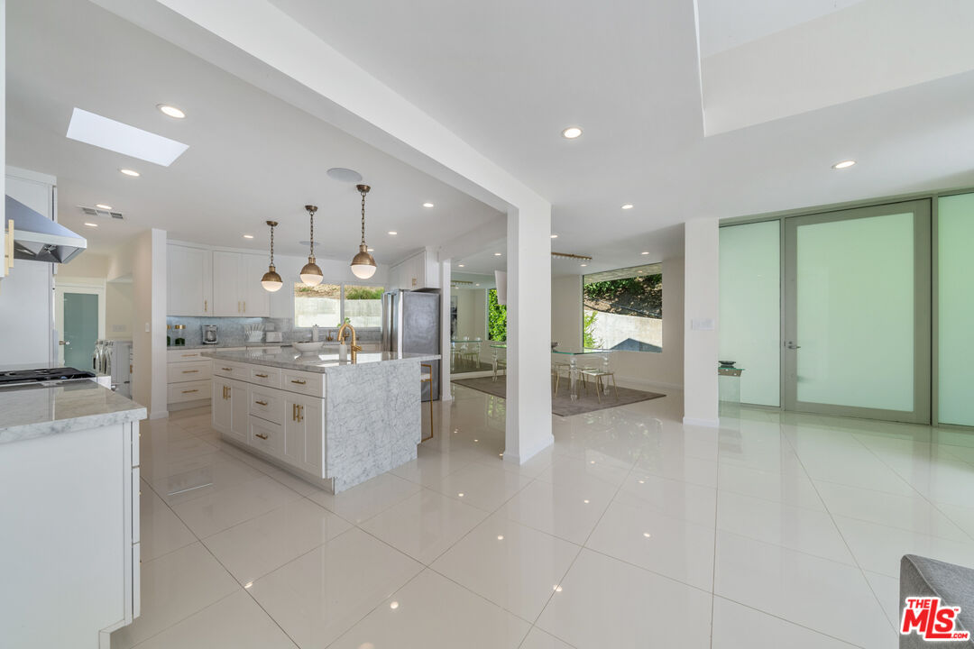 1040 Montego Dr