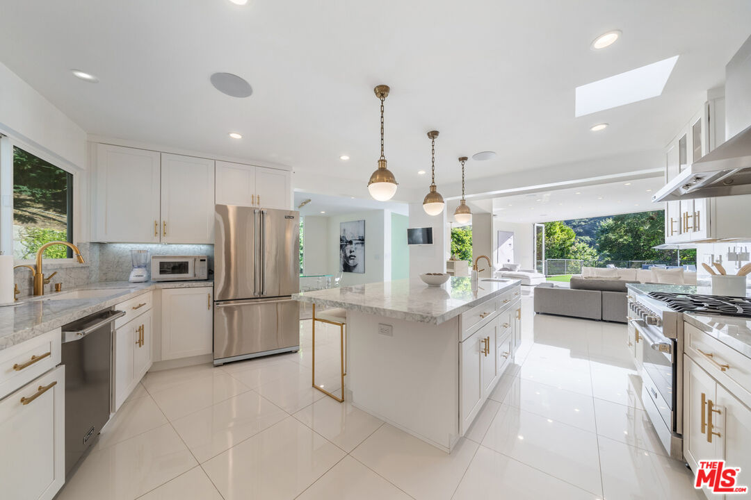 1040 Montego Dr