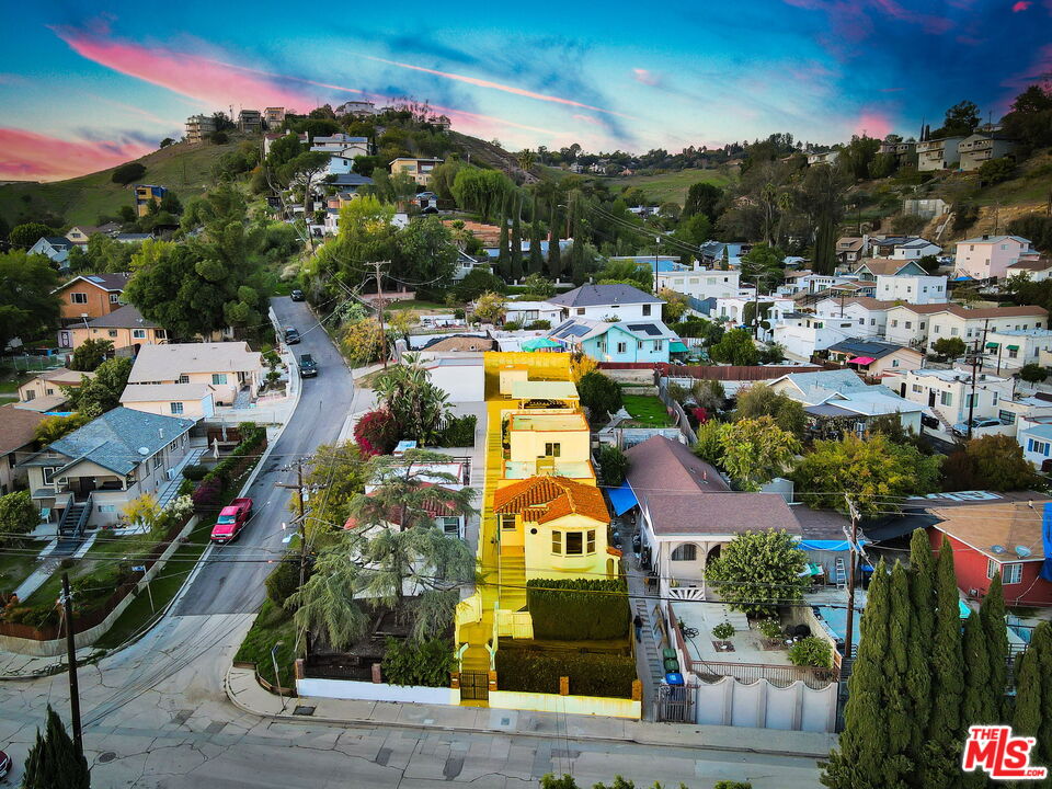 229 Isabel St