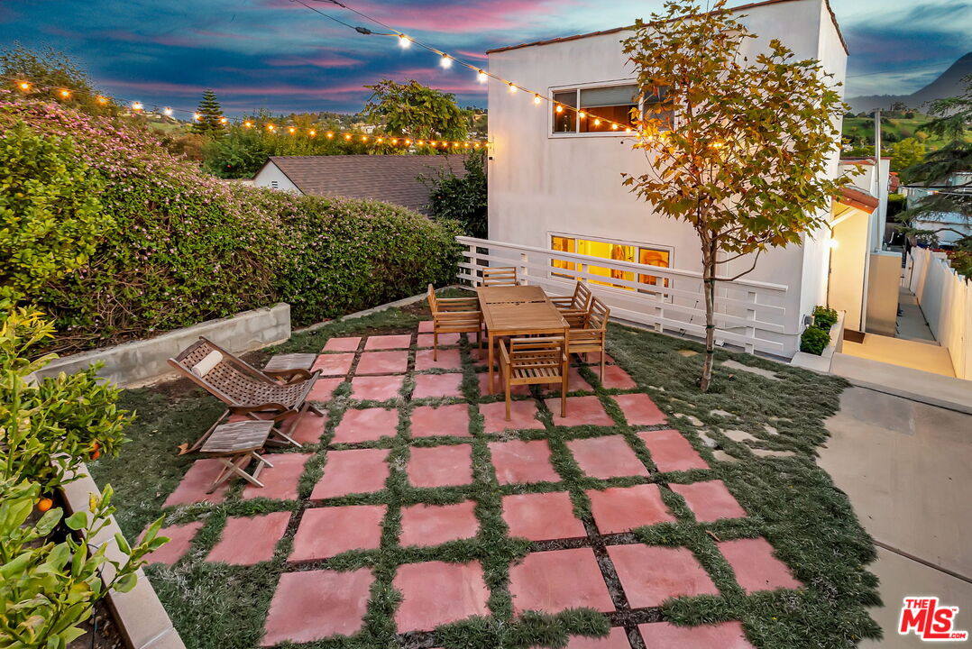 229 Isabel St