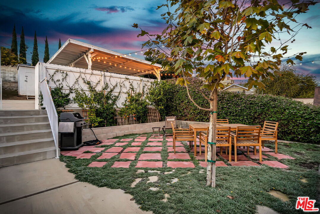 229 Isabel St