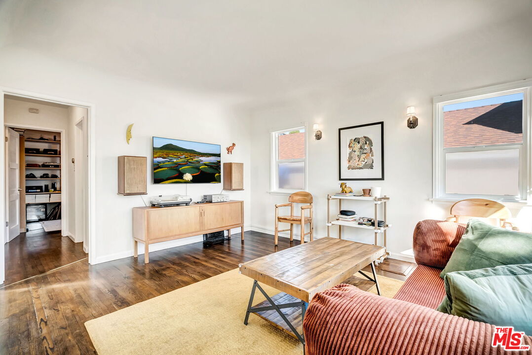 229 Isabel St