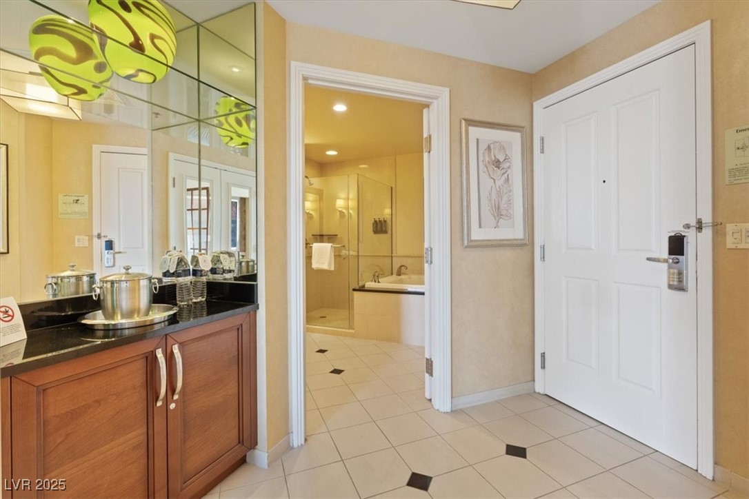 145 East Harmon Avenue 3005