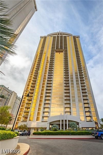 145 East Harmon Avenue 3007