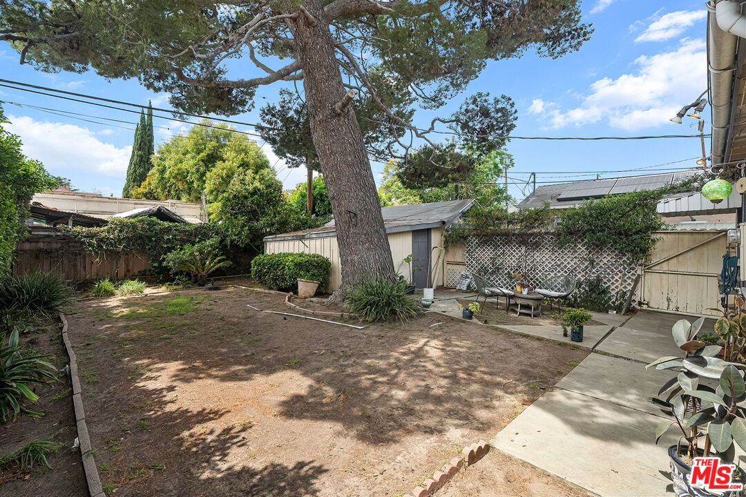 8966 Cadillac Ave