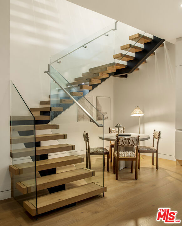 1845 Coldwater Canyon Drive