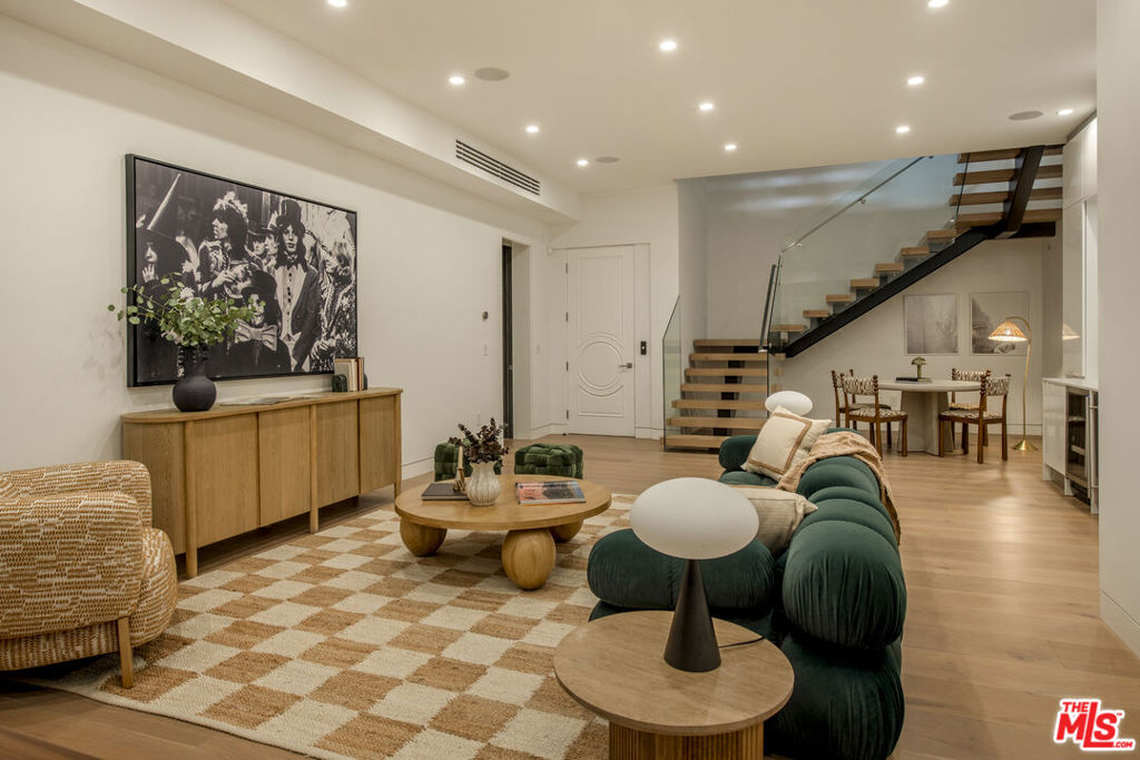 1845 Coldwater Canyon Drive