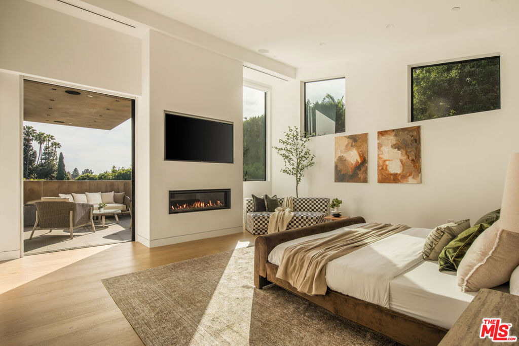 1845 Coldwater Canyon Drive