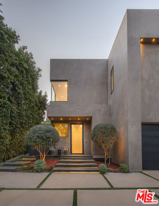 1845 Coldwater Canyon Drive