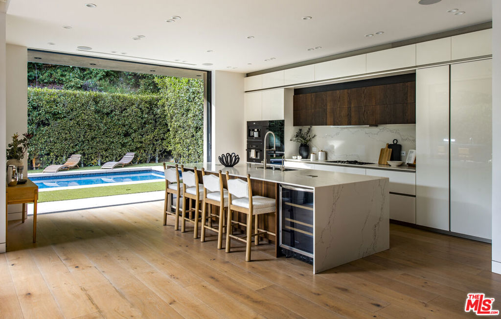 1845 Coldwater Canyon Drive