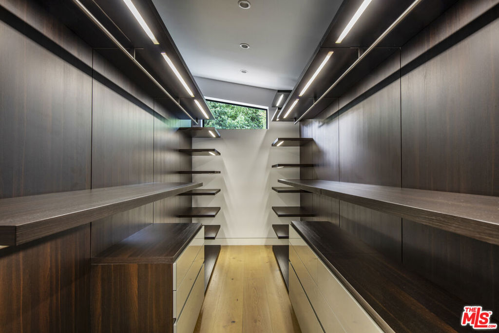 1845 Coldwater Canyon Drive