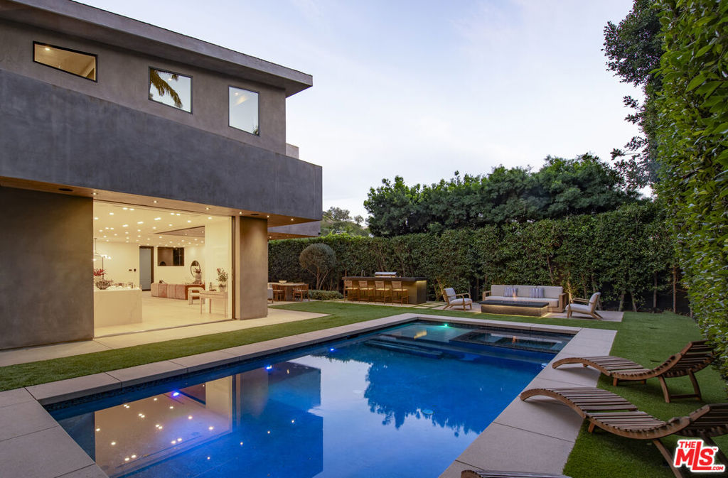 1845 Coldwater Canyon Drive