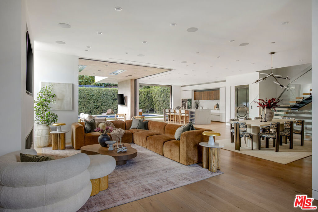 1845 Coldwater Canyon Drive