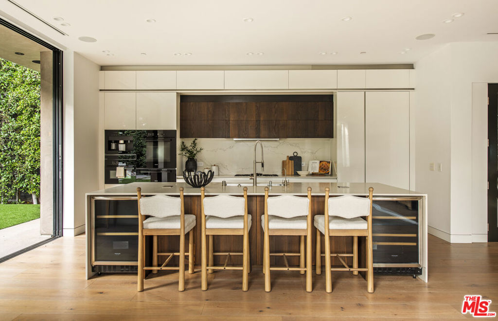 1845 Coldwater Canyon Drive