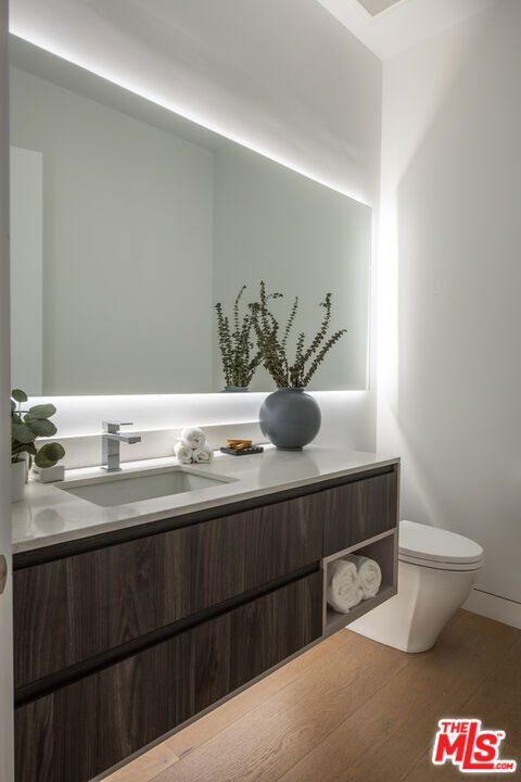 1845 Coldwater Canyon Drive