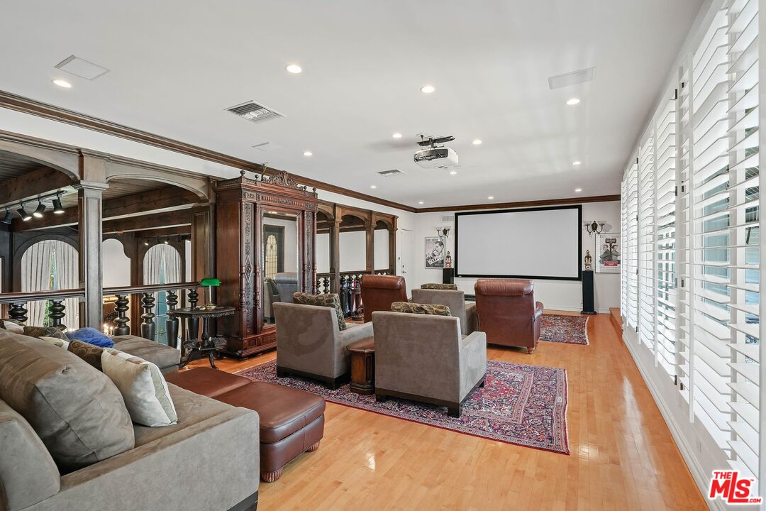 717 N Rodeo Dr