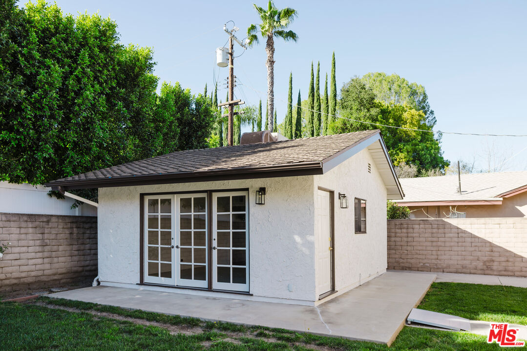 4933 Collett Ave