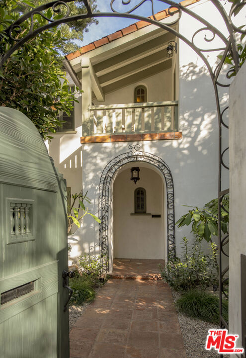 1982 N Normandie Avenue