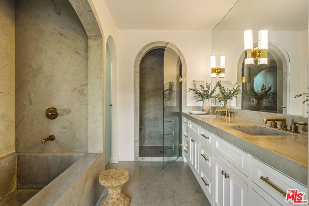 1982 N Normandie Avenue