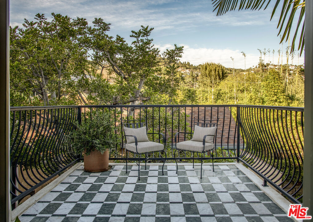 1982 N Normandie Avenue