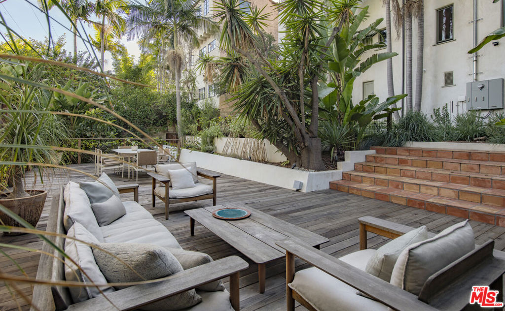 1982 N Normandie Avenue