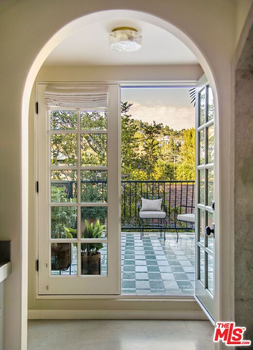 1982 N Normandie Avenue