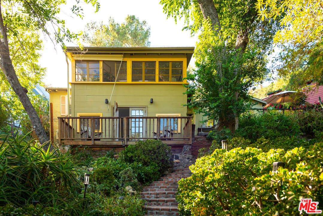 913 FERNWOOD PACIFIC DR