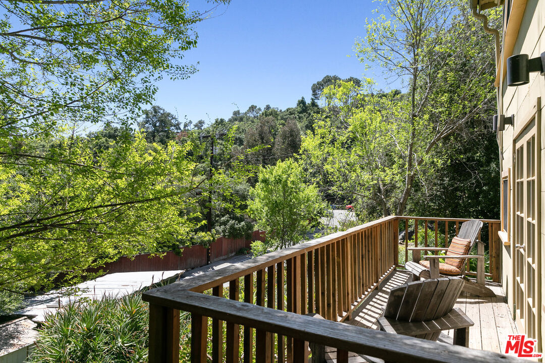 913 FERNWOOD PACIFIC DR