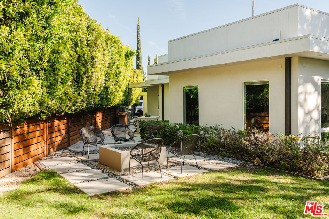 6152 Saint Clair Ave