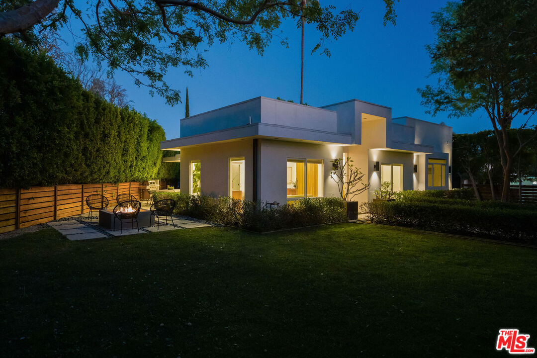 6152 Saint Clair Ave