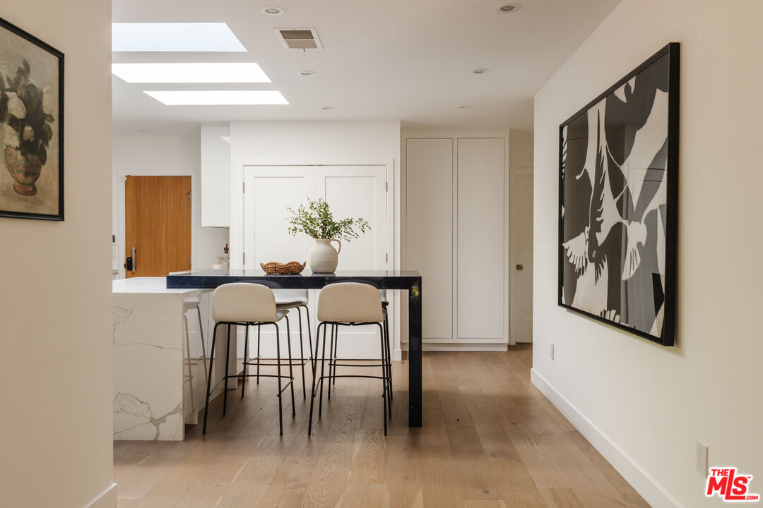 6152 Saint Clair Ave