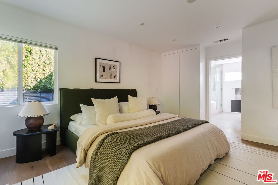 6152 Saint Clair Ave